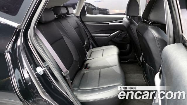 Kia Seltos 2022 — Şəkil 11/20
