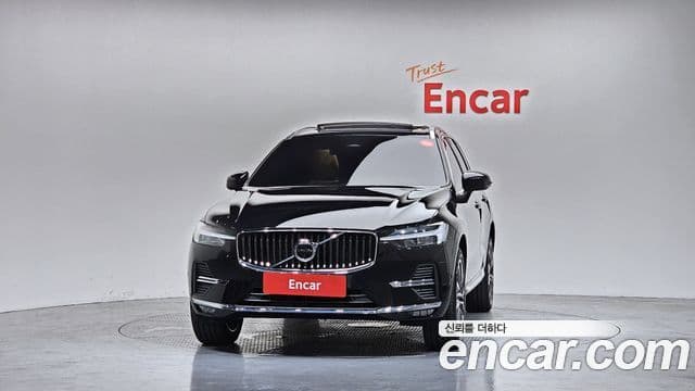 Volvo XC60 2021 — Фото 2/20