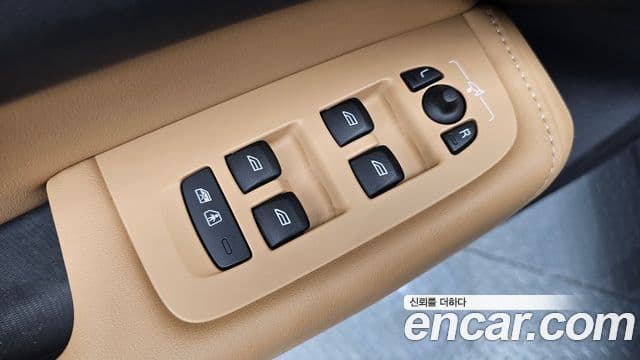 Volvo XC60 2021 — Photo 7/34