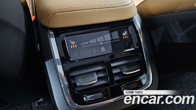 Volvo XC60 2021 — Photo 20/34