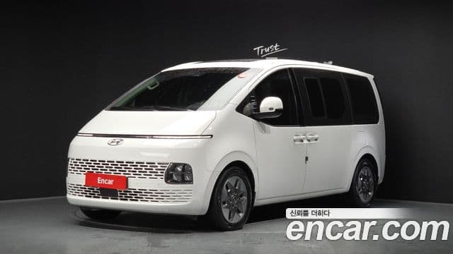 Hyundai Staria 2022 — Фото 1/20