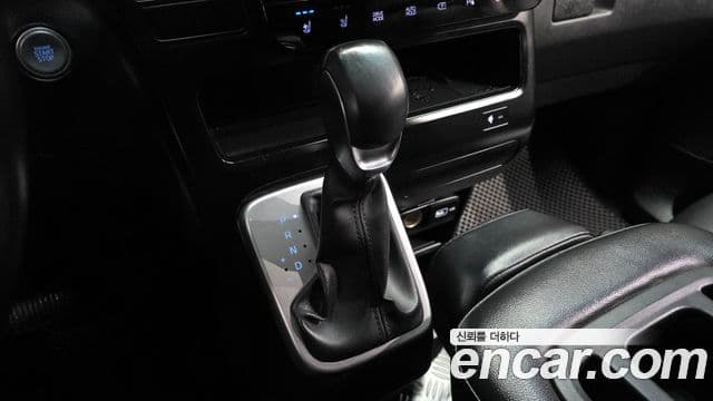 Hyundai Staria 2022 — Фото 9/20