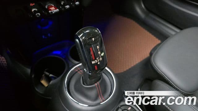 Mini Cooper S 2020 — Фото 9/20
