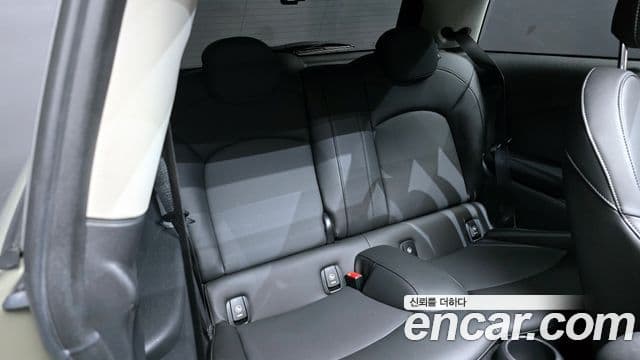 Mini Cooper S 2020 — Фото 11/20