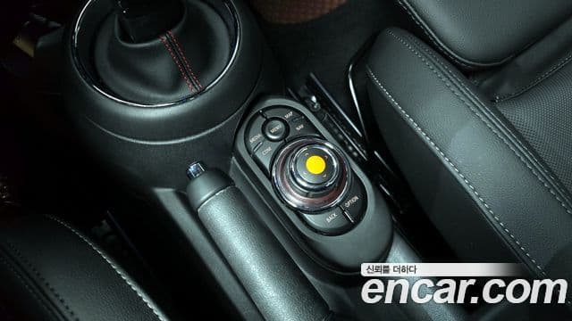 Mini Cooper S 2020 — Фото 16/20