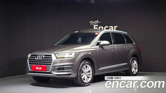 Audi Q7 2019 — ფოტო 1/20