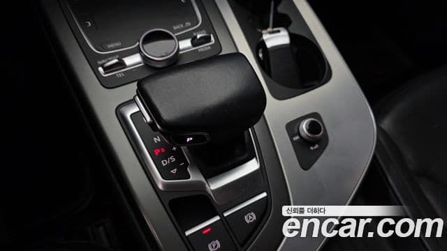Audi Q7 2019 — ფოტო 9/20
