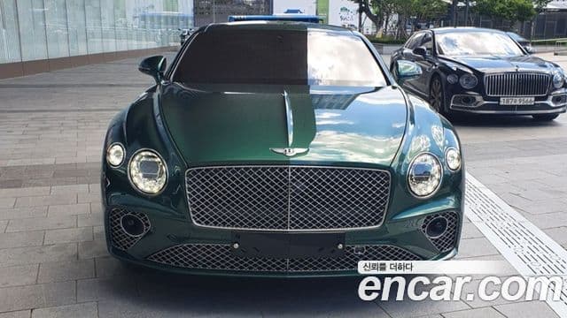 Bentley Continental GT 2022 — Photo 18/18