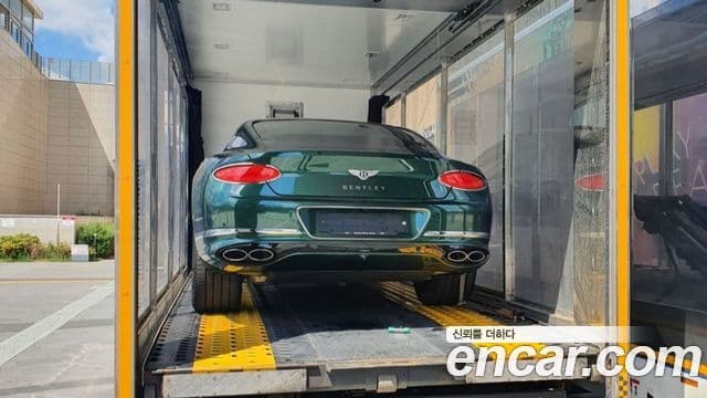 Bentley Continental GT 2022 — Photo 13/18