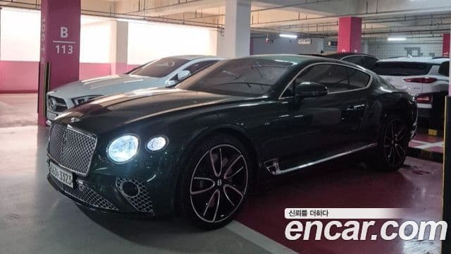 Bentley Continental GT 2022 — Photo 10/18