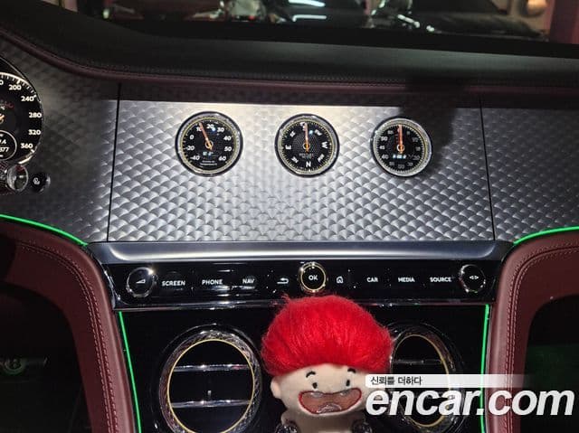 Bentley Continental GT 2022 — Photo 15/18