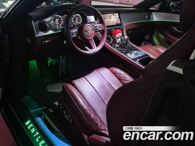 Bentley Continental GT 2022 — Photo 11/18