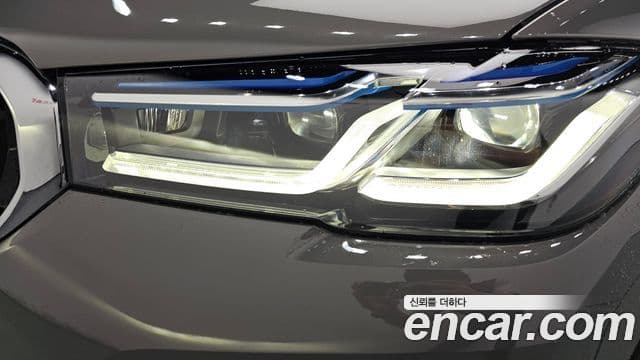 BMW 5 Series 2021 — Photo 21/35