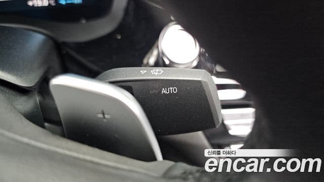 BMW 5 Series 2021 — Photo 8/35