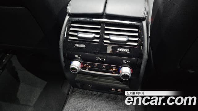 BMW 5 Series 2021 — Photo 6/35