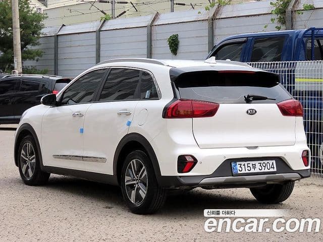 Kia Niro 2021 — Фото 3/20