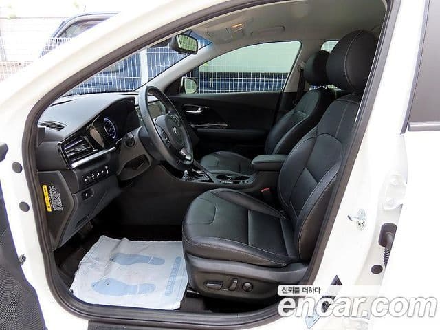 Kia Niro 2021 — Фото 5/20
