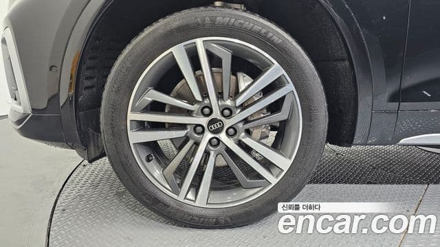 Audi Q5 2021 — Photo 4/20