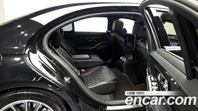Mercedes-Benz S-Class 2022 — ფოტო 8/35