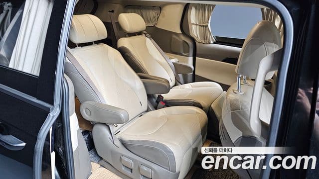 Kia Carnival 2021 — Фото 12/20