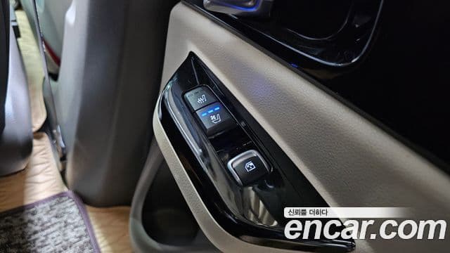 Kia Carnival 2021 — Фото 19/20