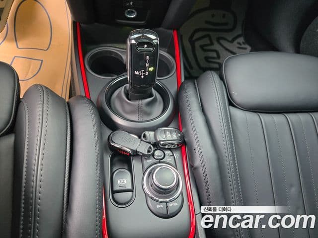 Mini Cooper S Countryman 2023 — ფოტო 13/20