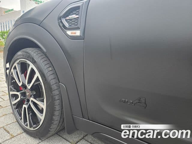 Mini Cooper S Countryman 2023 — ფოტო 19/20