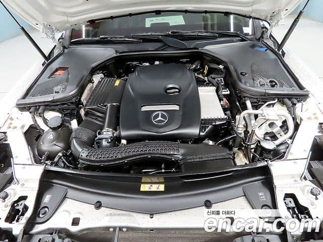 Mercedes-Benz E-Class 2020 — ფოტო 8/20