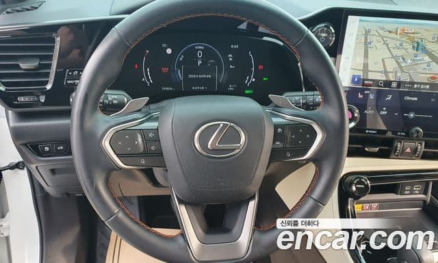 Lexus NX350h 2023 — Фото 16/18