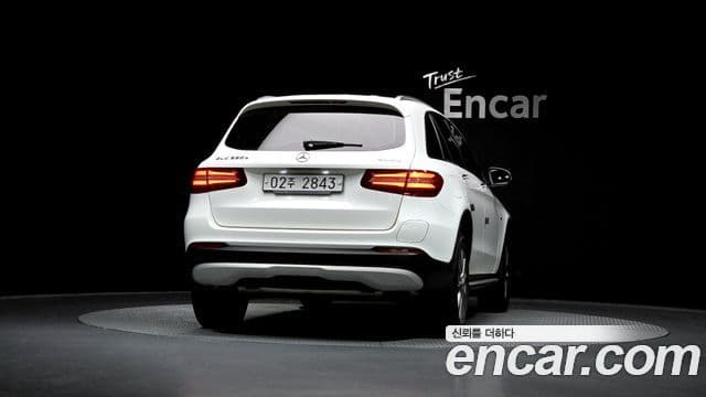 Mercedes-Benz GLC-Class 2019 — Şəkil 3/20