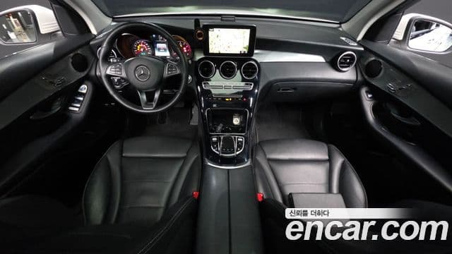 Mercedes-Benz GLC-Class 2019 — Şəkil 10/20