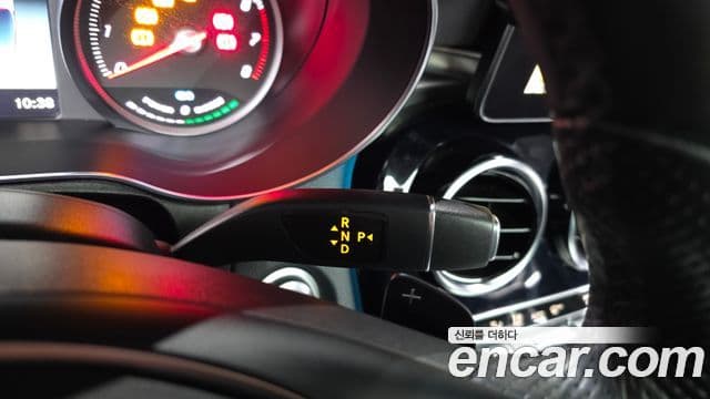 Mercedes-Benz GLC-Class 2019 — Şəkil 7/20