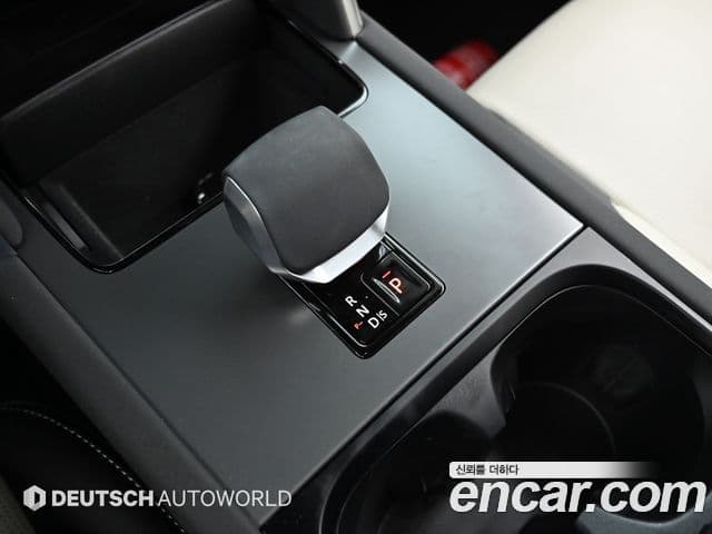 Land Rover Discovery Sport 2025 — Фото 8/20
