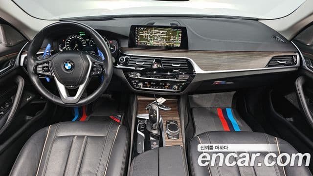 BMW 5 Series 2019 — ფოტო 7/20