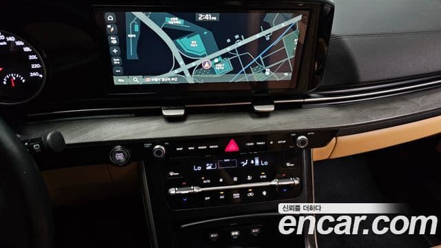 Kia Carnival 2022 — ფოტო 13/20