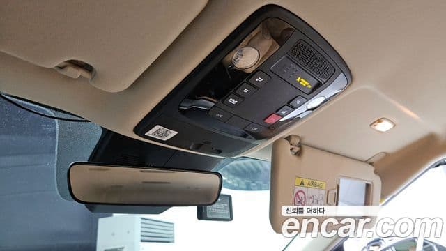 Kia Carnival 2022 — ფოტო 18/20