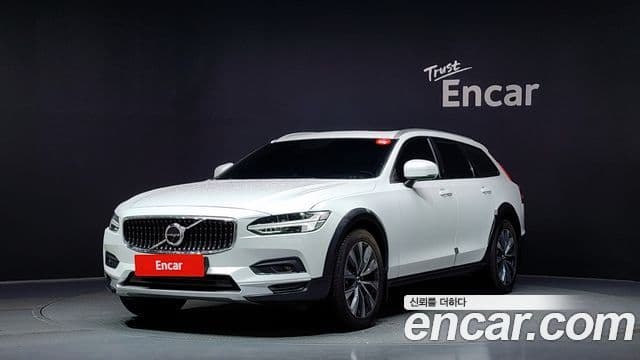 Volvo V90 Cross Country 2021 — Фото 1/20