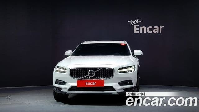 Volvo V90 Cross Country 2021 — Фото 3/20