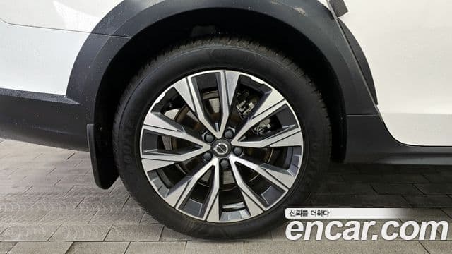 Volvo V90 Cross Country 2021 — Фото 5/20