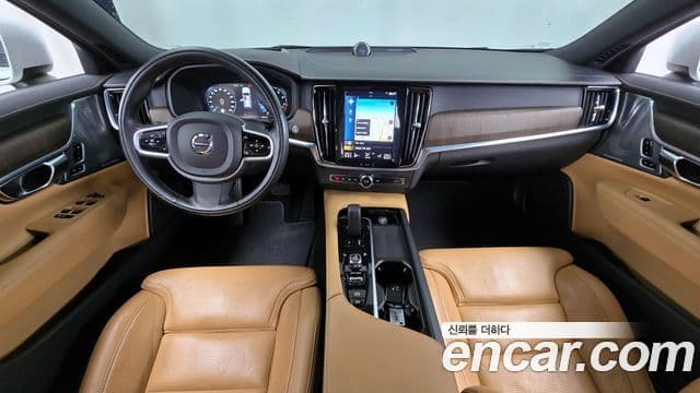 Volvo V90 Cross Country 2021 — Фото 7/20