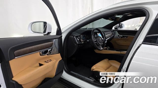 Volvo V90 Cross Country 2021 — Фото 10/20