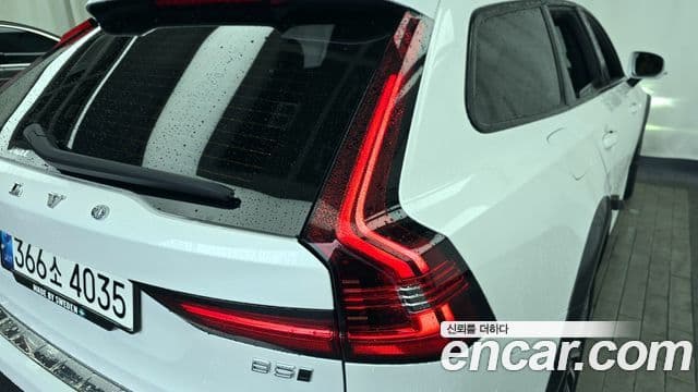 Volvo V90 Cross Country 2021 — Photo 21/32