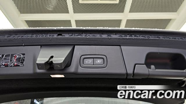 Volvo V90 Cross Country 2021 — Photo 31/32