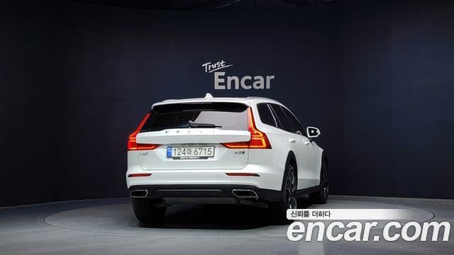 Volvo V60 Cross Country 2022 — Photo 20/20