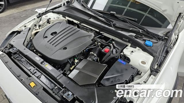 Volvo V60 Cross Country 2022 — Photo 14/20