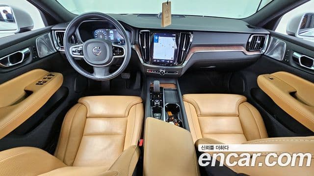 Volvo V60 Cross Country 2022 — Photo 9/20