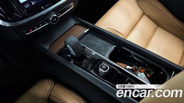 Volvo V60 Cross Country 2022 — Photo 3/20