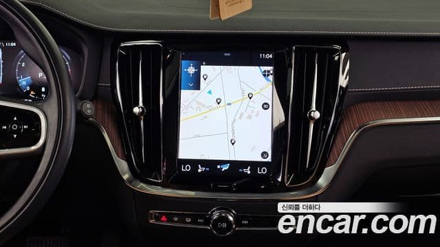 Volvo V60 Cross Country 2022 — Photo 15/20