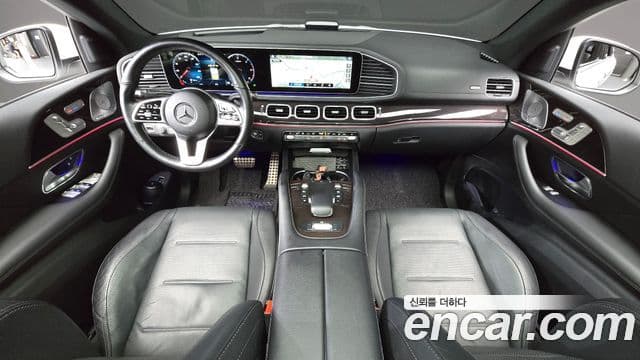 Mercedes-Benz GLE-Class 2021 — Photo 9/20