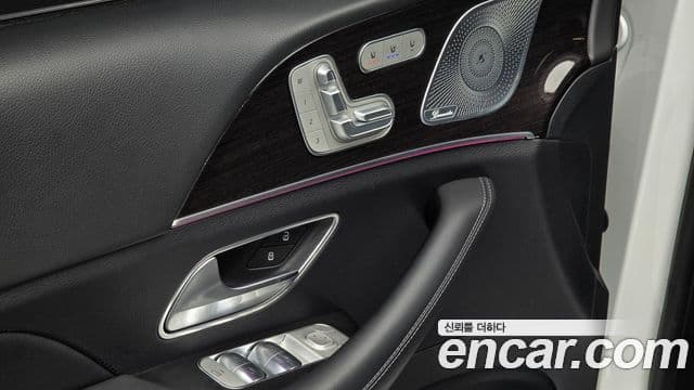 Mercedes-Benz GLE-Class 2021 — Photo 13/20